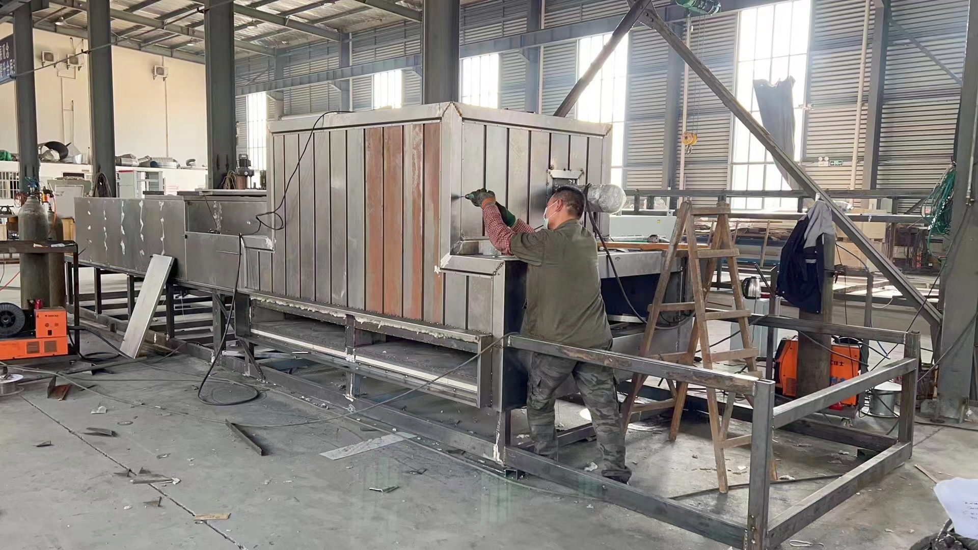 特氟龙网带式隧道炉生产制造现场